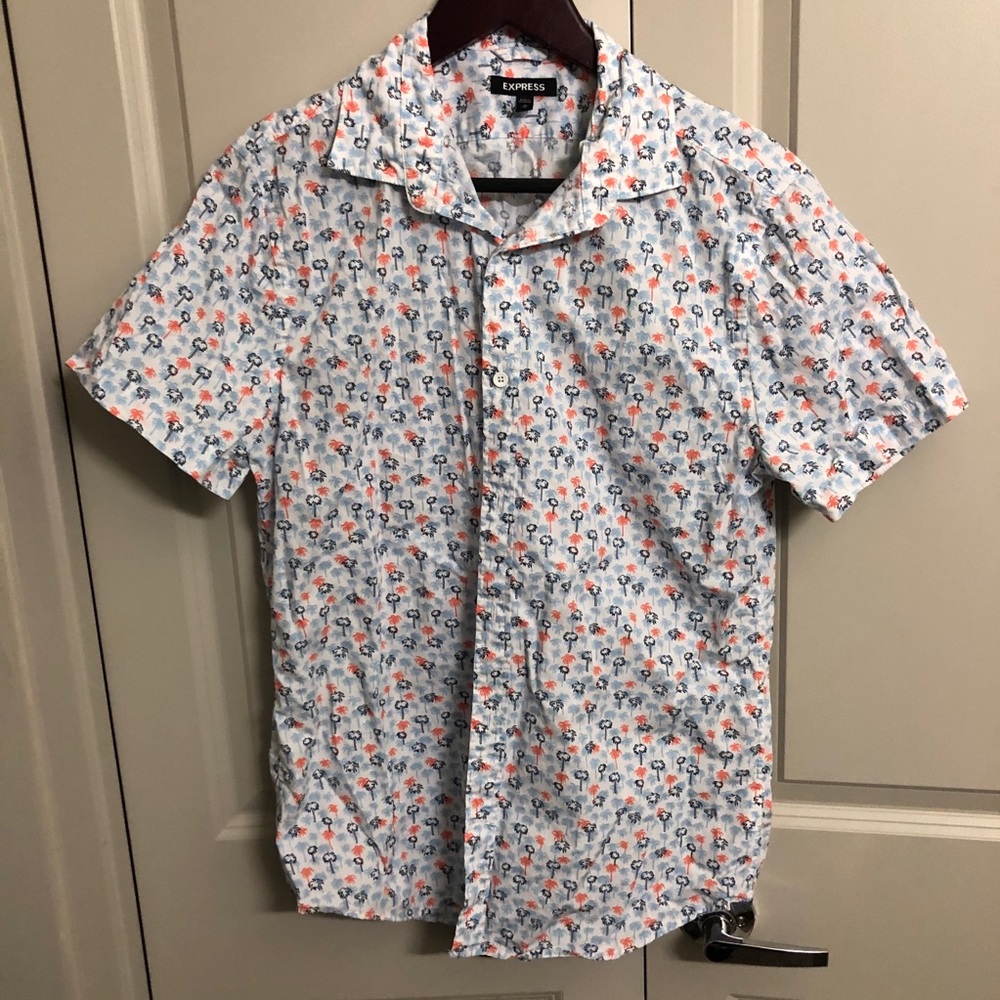 Men’s Express Short Sleeve Button Up Shirt